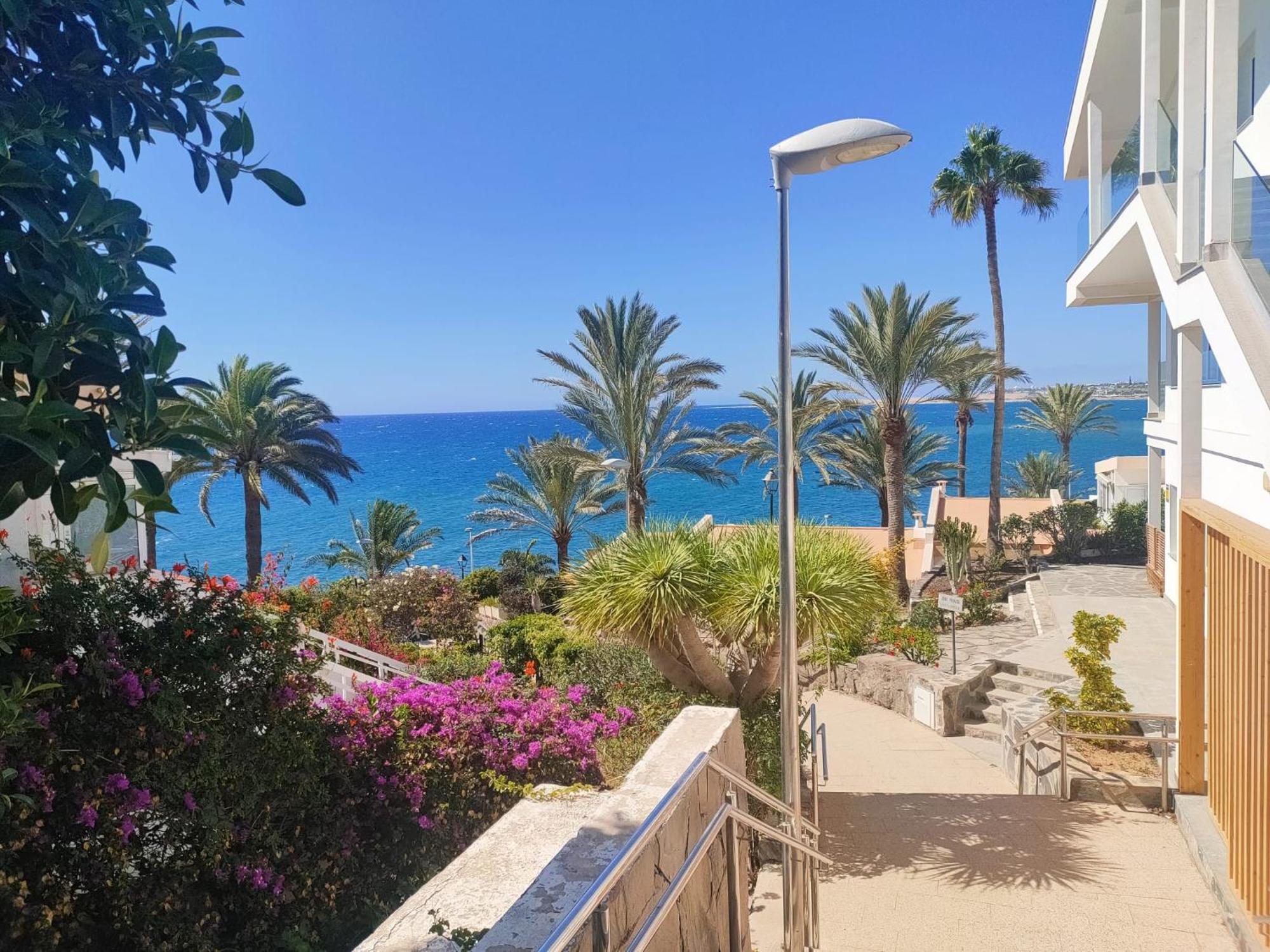 Bungalow Uno - Front Line Of Ocean San Bartolome de Tirajana  Exterior photo